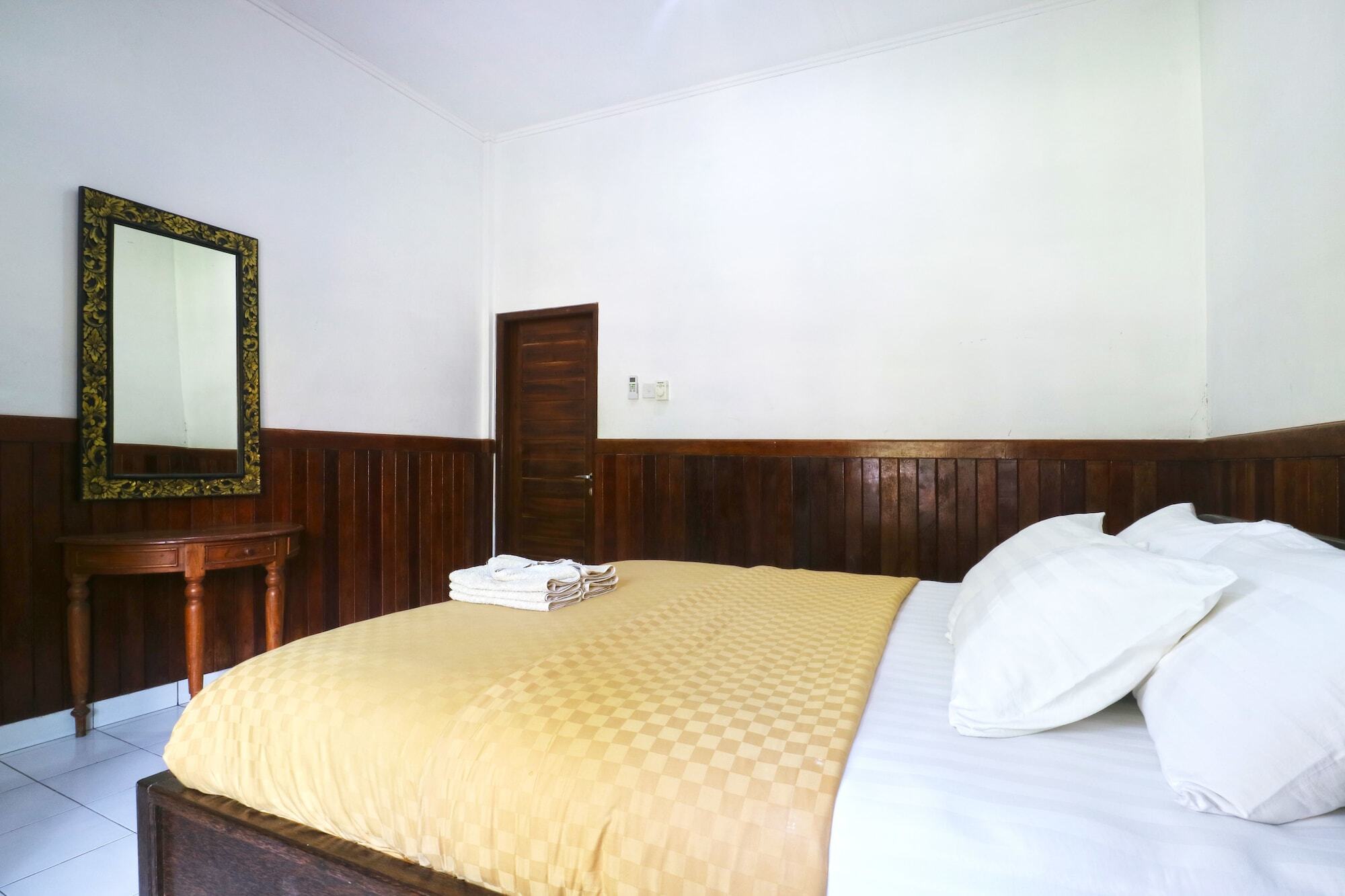 Puri Nusa Beach Hotel Batumadeg Exterior foto